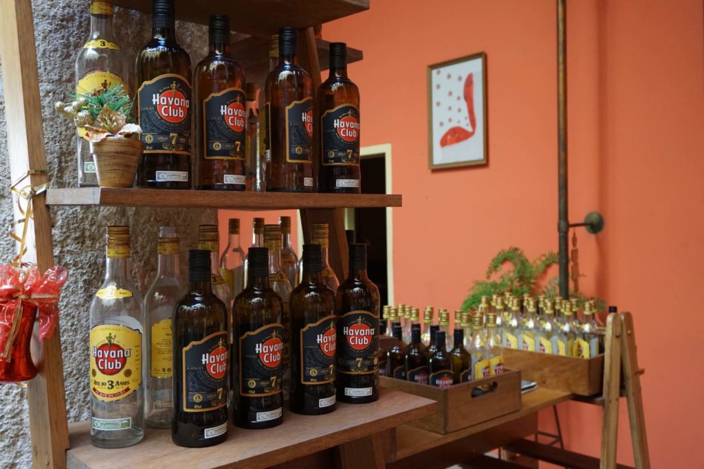 Währung auf Kuba - Oft nur Barzahlung wie hier im Rum Museum möglich