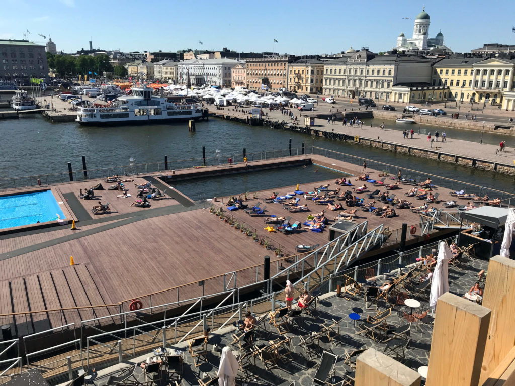 Allas Sea Pool am Hafen von Helsinki