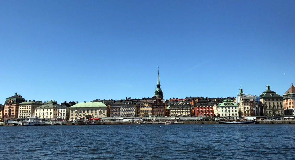 Blick auf die Stadt vom Boot -Royal Canal Tour