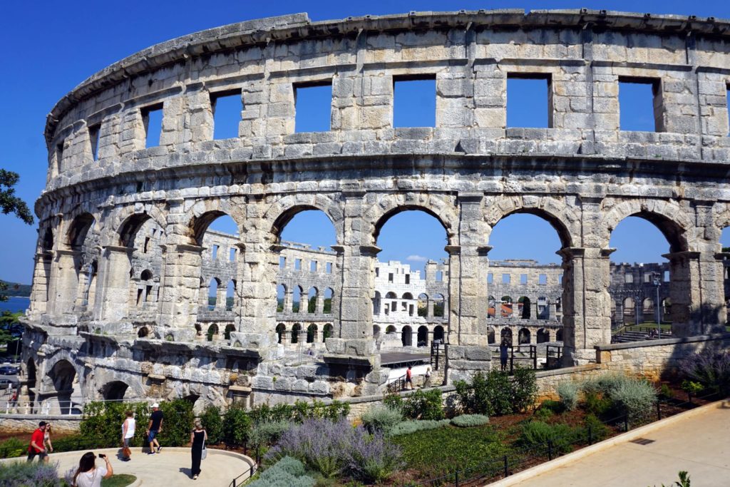 Amphitheater, Pula