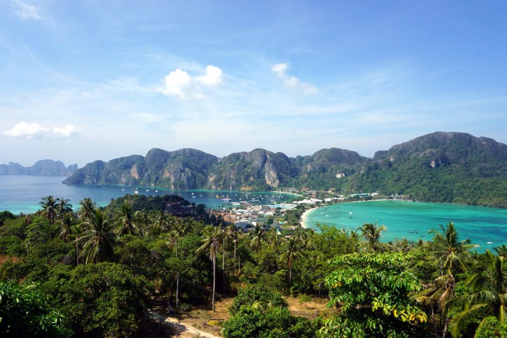 Phi Phi Islands: Early Bird Tour From Phuket and Khao Lak