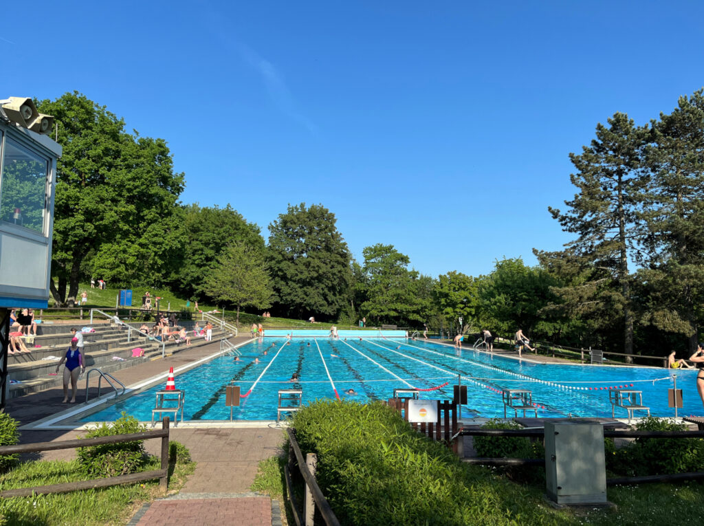 Waldschwimmbad Niedernhausen - 50 m pool